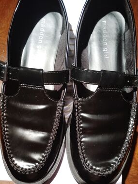 Madden Girl Women's Black Leather Buckled Loafers